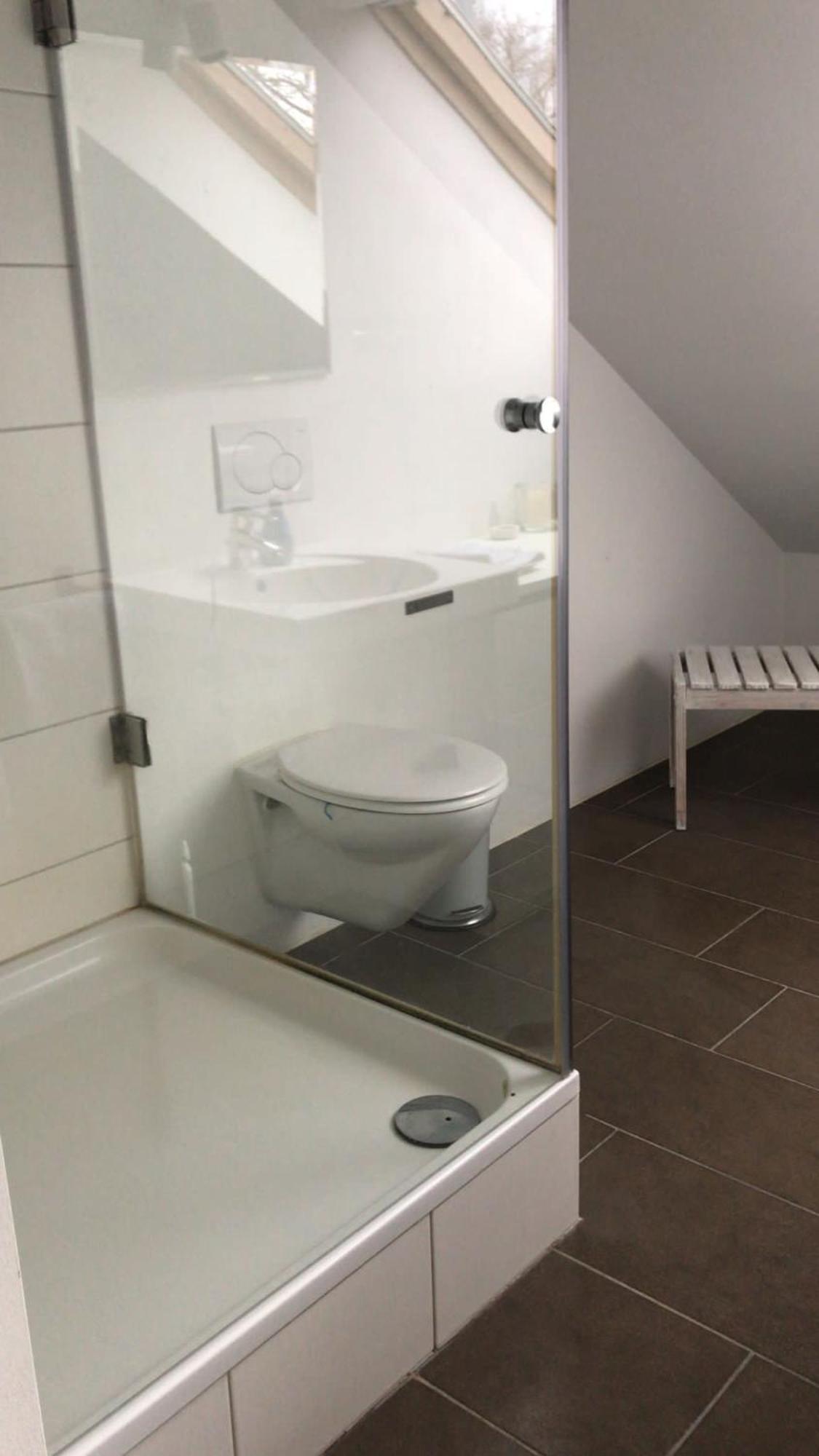 Nuernberg Erlenstegen - Zimmer Mit Bad 35 Qm Mit Parkplatz Esterno foto